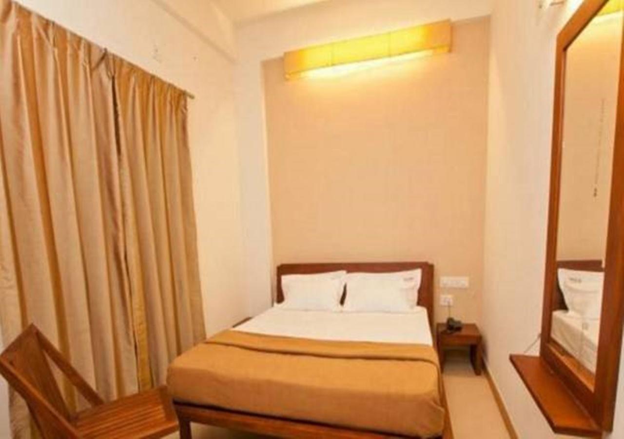 Hotel Holiday Home Bangalore Ngoại thất bức ảnh