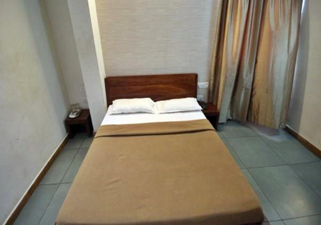 Hotel Holiday Home Bangalore Ngoại thất bức ảnh