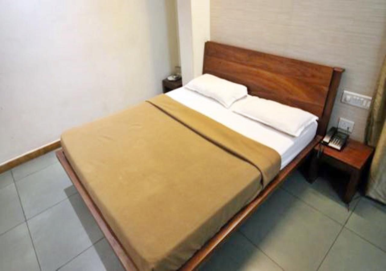 Hotel Holiday Home Bangalore Ngoại thất bức ảnh