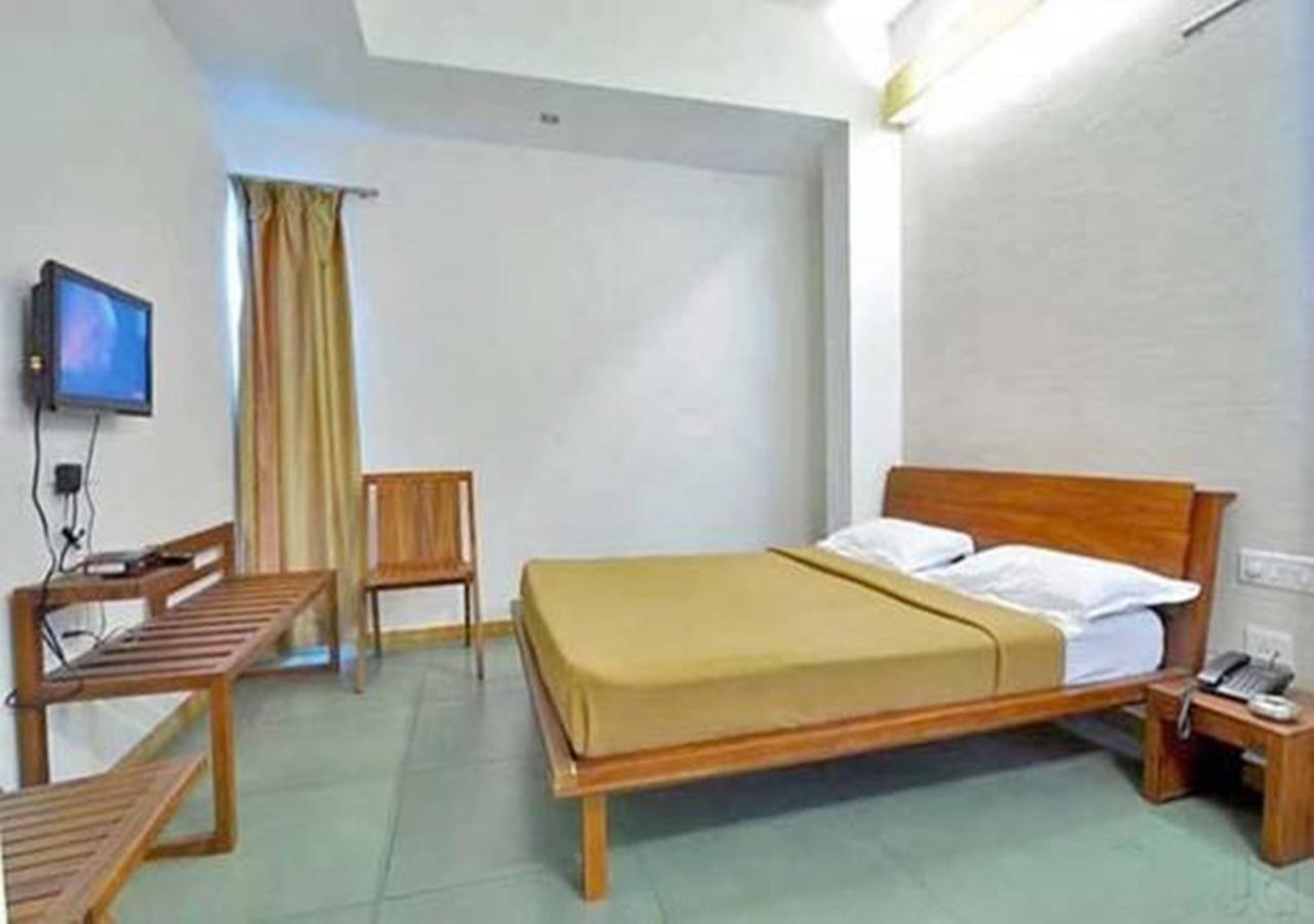Hotel Holiday Home Bangalore Ngoại thất bức ảnh